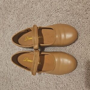 Dance Class Tap Shoes size 3Y